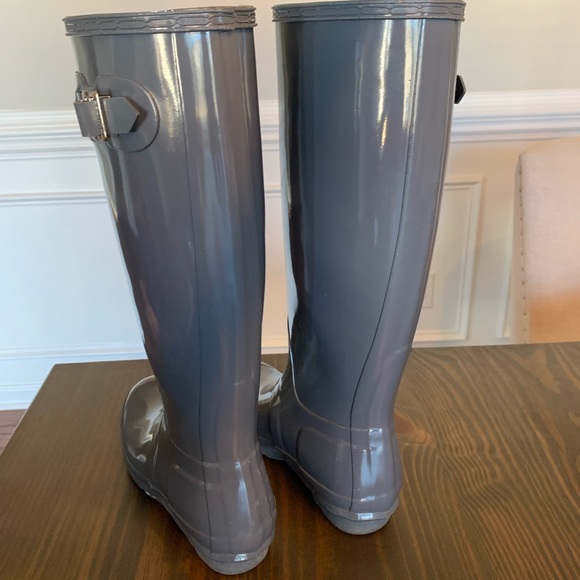 Hunter rain boots - Women’s size 6, gray gloss. - Picture 3 of 7